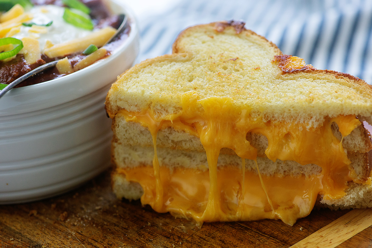 extra cheesy grilled cheese sandwich