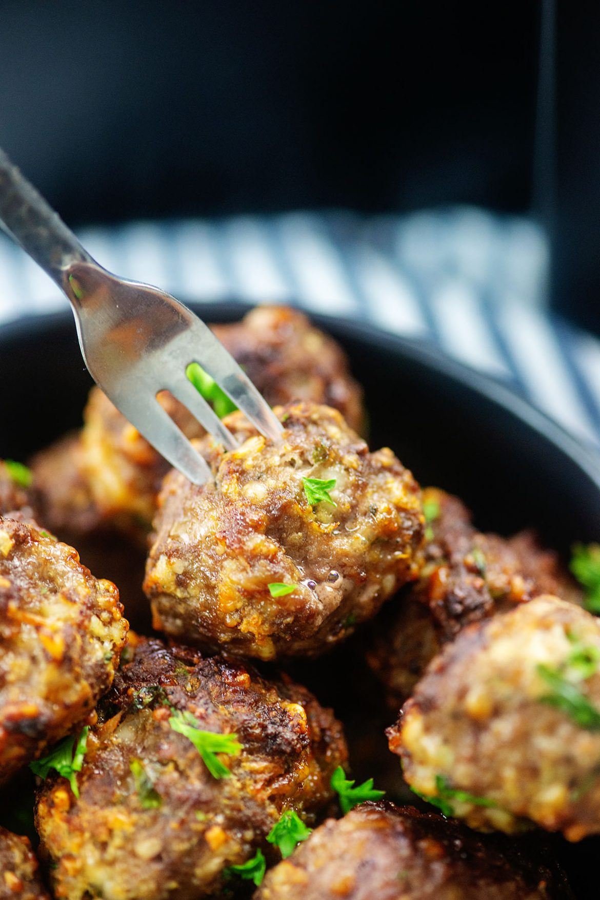 air-fryer-meatballs-with-italian-seasoning-airfried