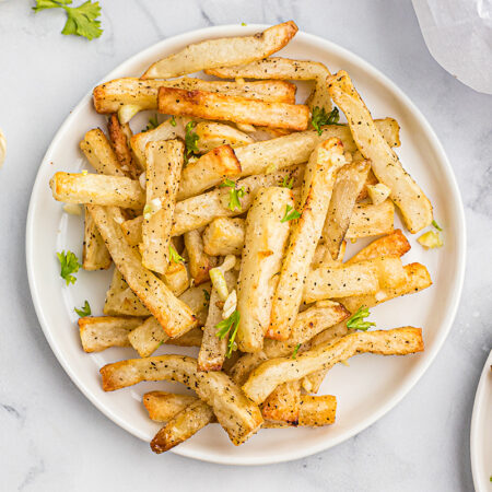 How to Make Crispy Air Fryer Garlic Fries | Airfried.com