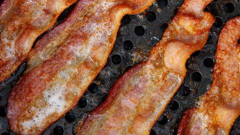 https://airfried.com/wp-content/uploads/2021/03/fried-bacon-480x270.jpg