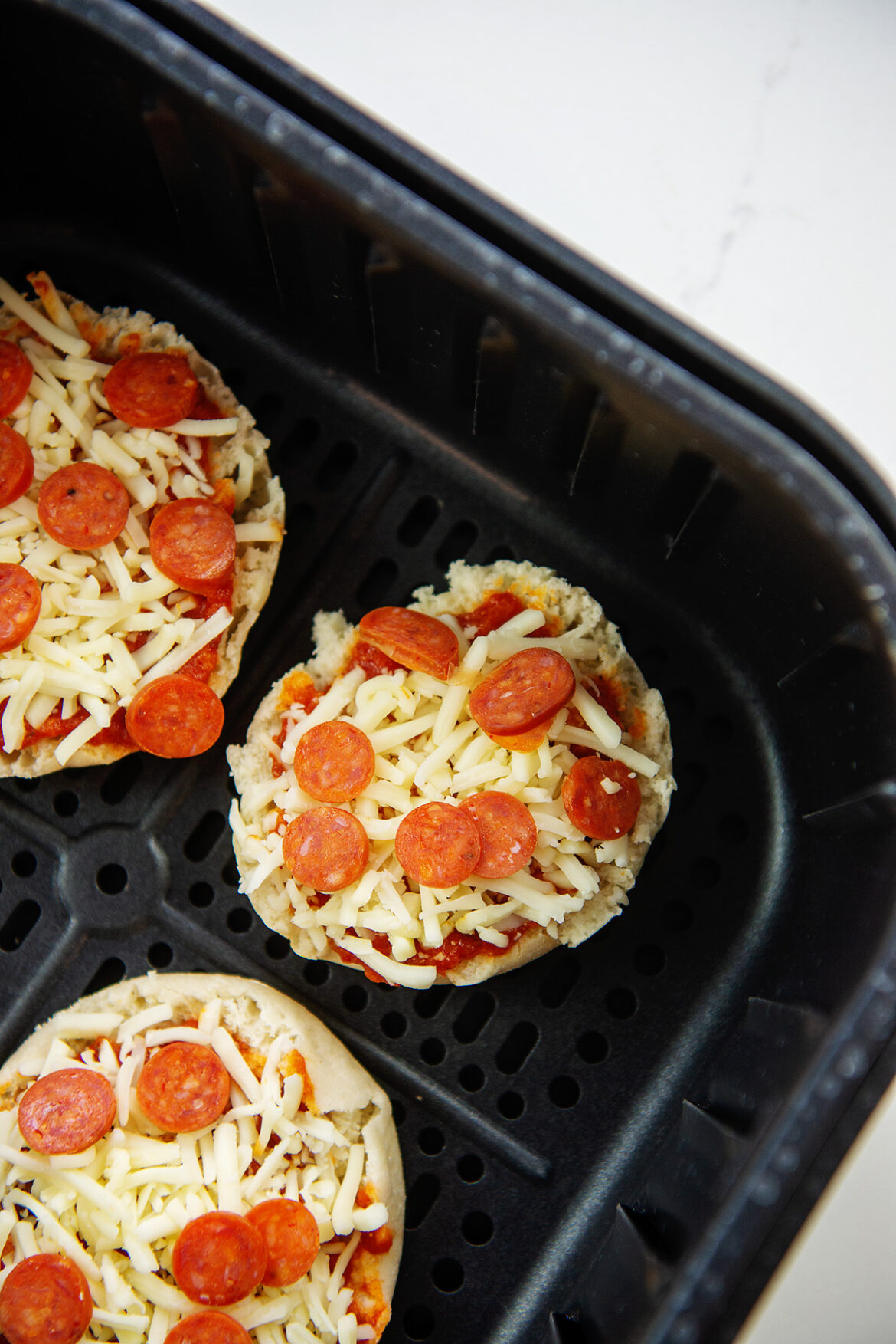 Air Fryer English Muffin Pizza Recipe | Airfried.com