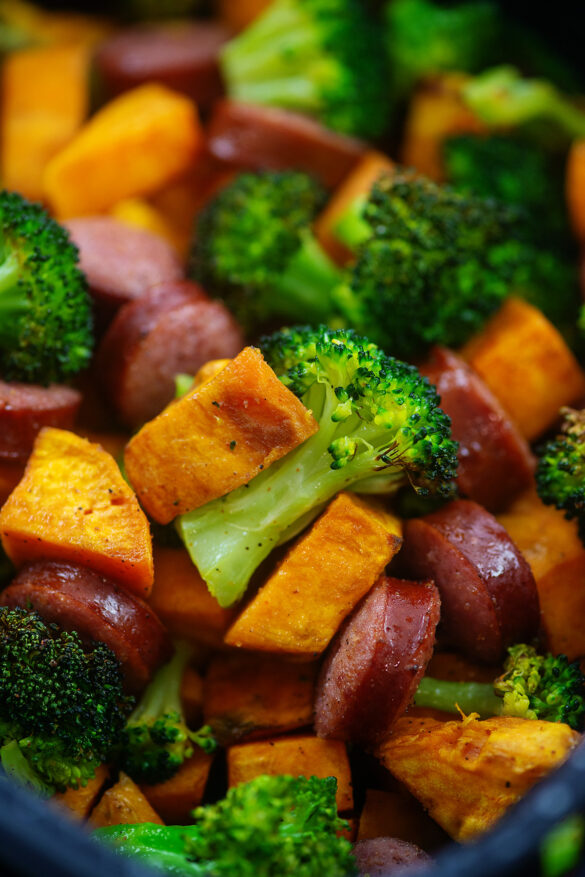 air-fryer-smoked-sausage-with-vegetables-airfried