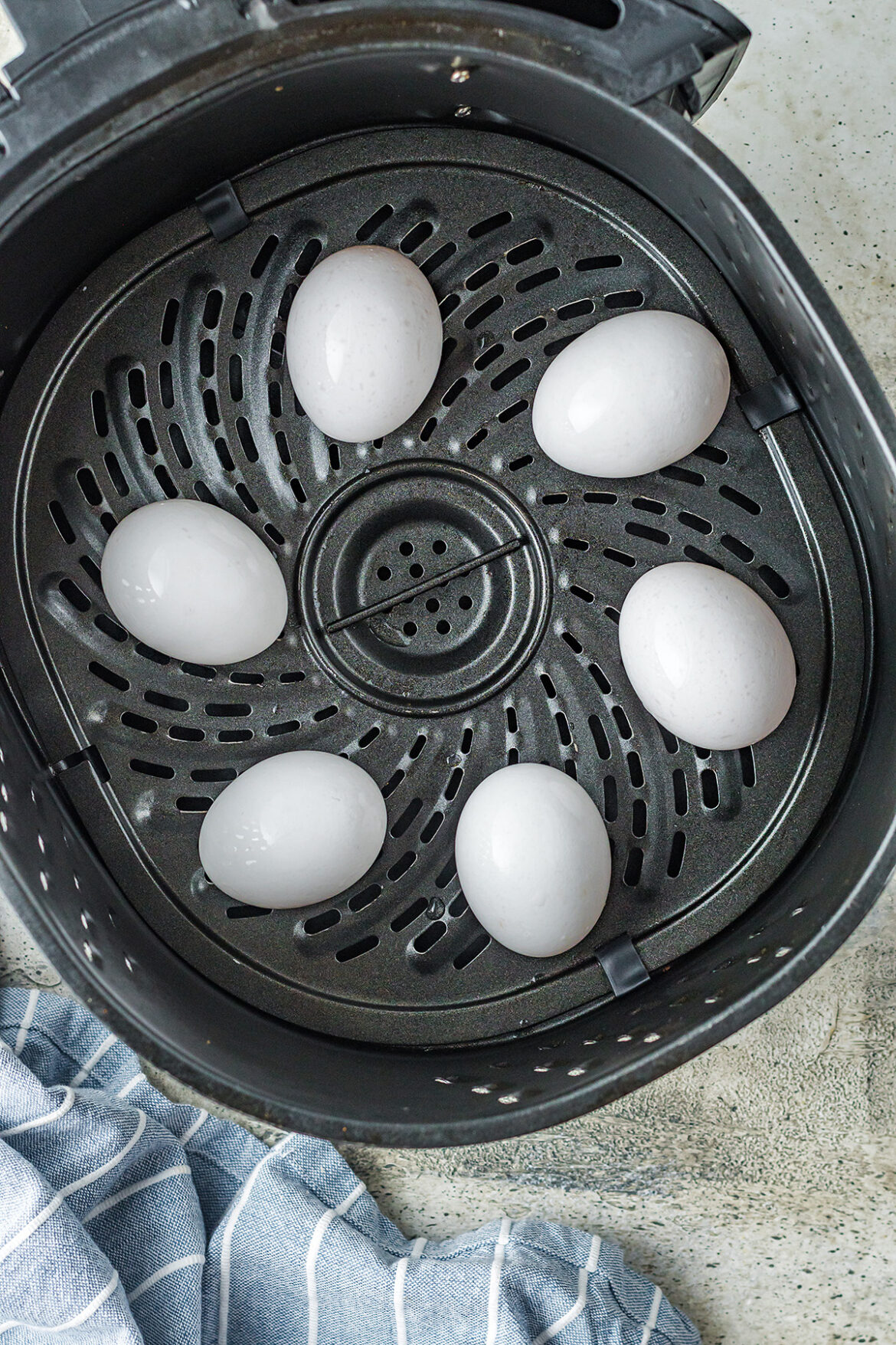 How to Make Hard Boiled Eggs in the Air Fryer | Airfried.com