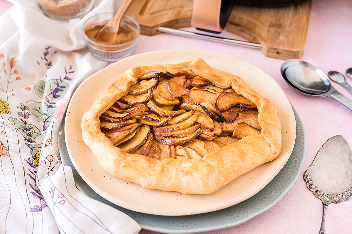 Easy Apple Galette in the Air Fryer | Airfried.com