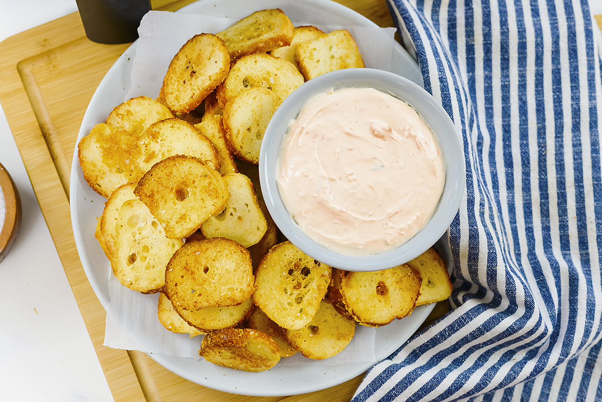 Air Fryer Everything Bagel Chips with Scallion Cream Cheese - Labeless  Nutrition