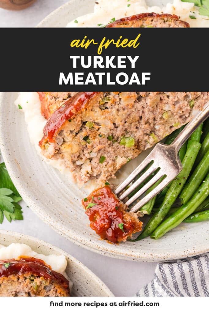 A plate with turkey meatloaf and greenbaeans.
